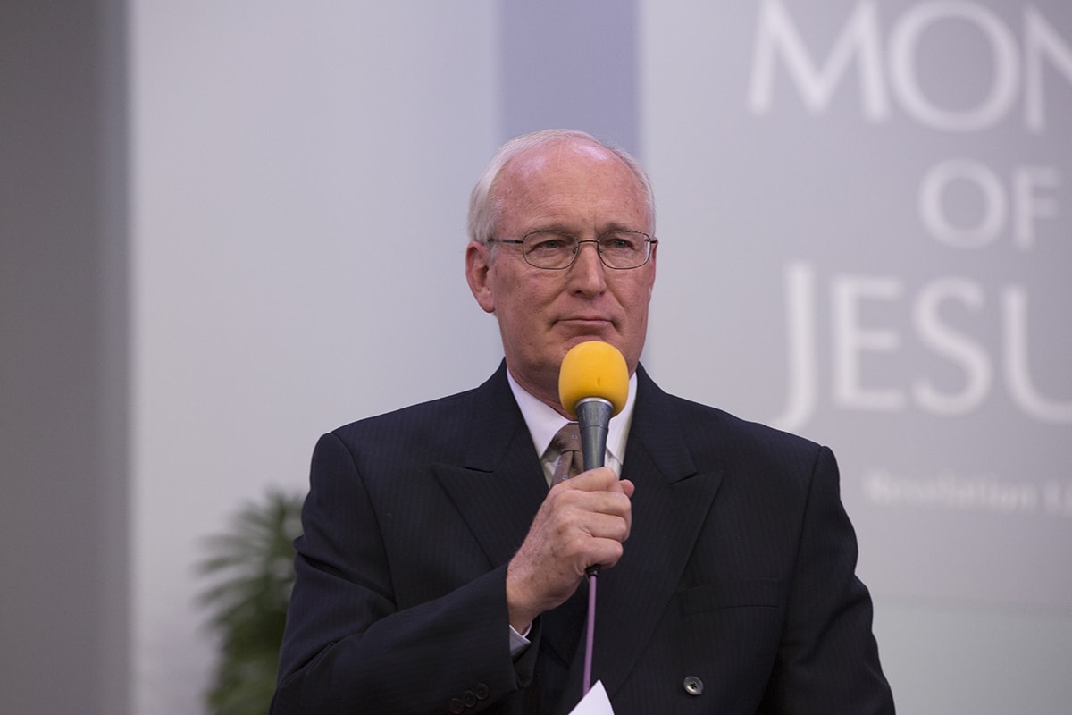 (Credit: Gary Burns)  At one point in the event, Don Livesay, president of the Lake Union Conference, invited those whose families experienced some form of racial discrimination to stand.